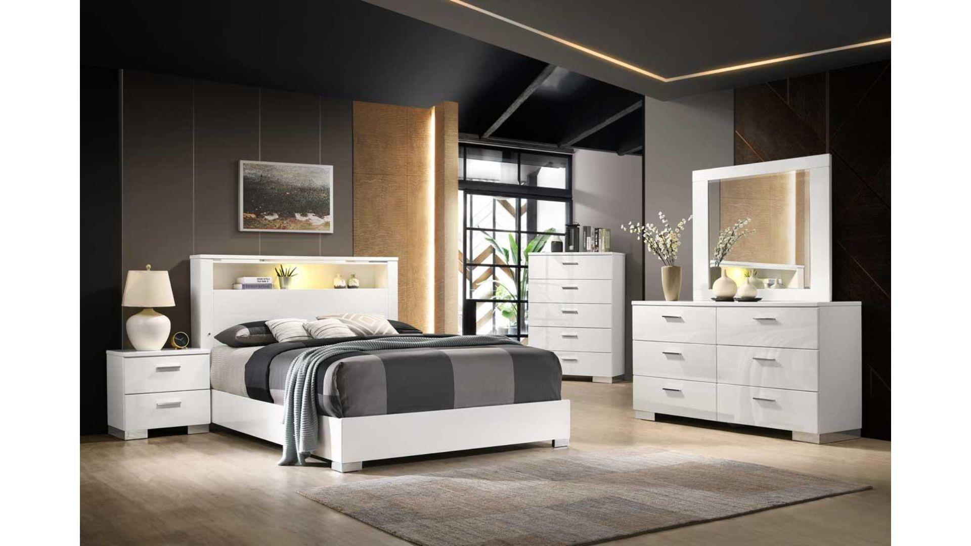 Elaine White Lacquer 6pc Bedroom Set With 1021