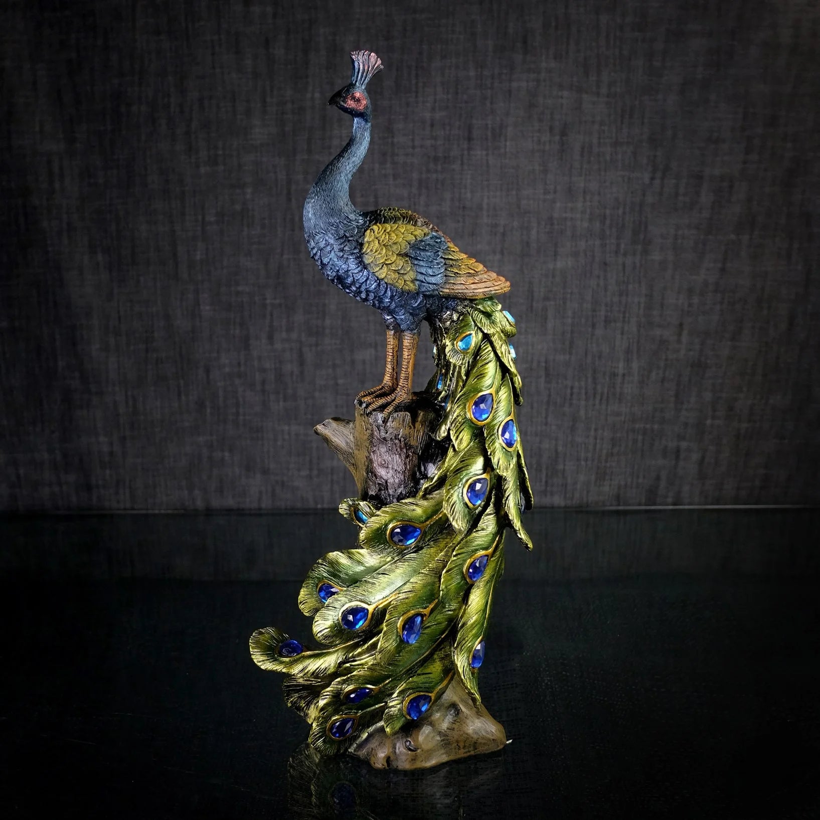 PEACOCK ON TREE STUMP EL 16-672