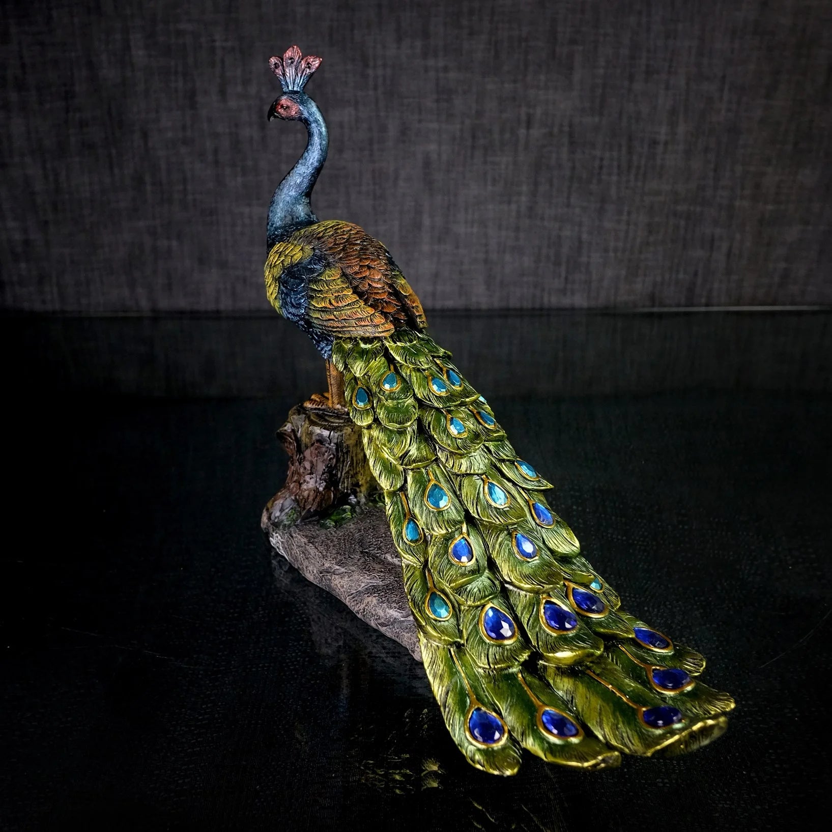 PEACOCK ON TREE STUMP EL 16-673