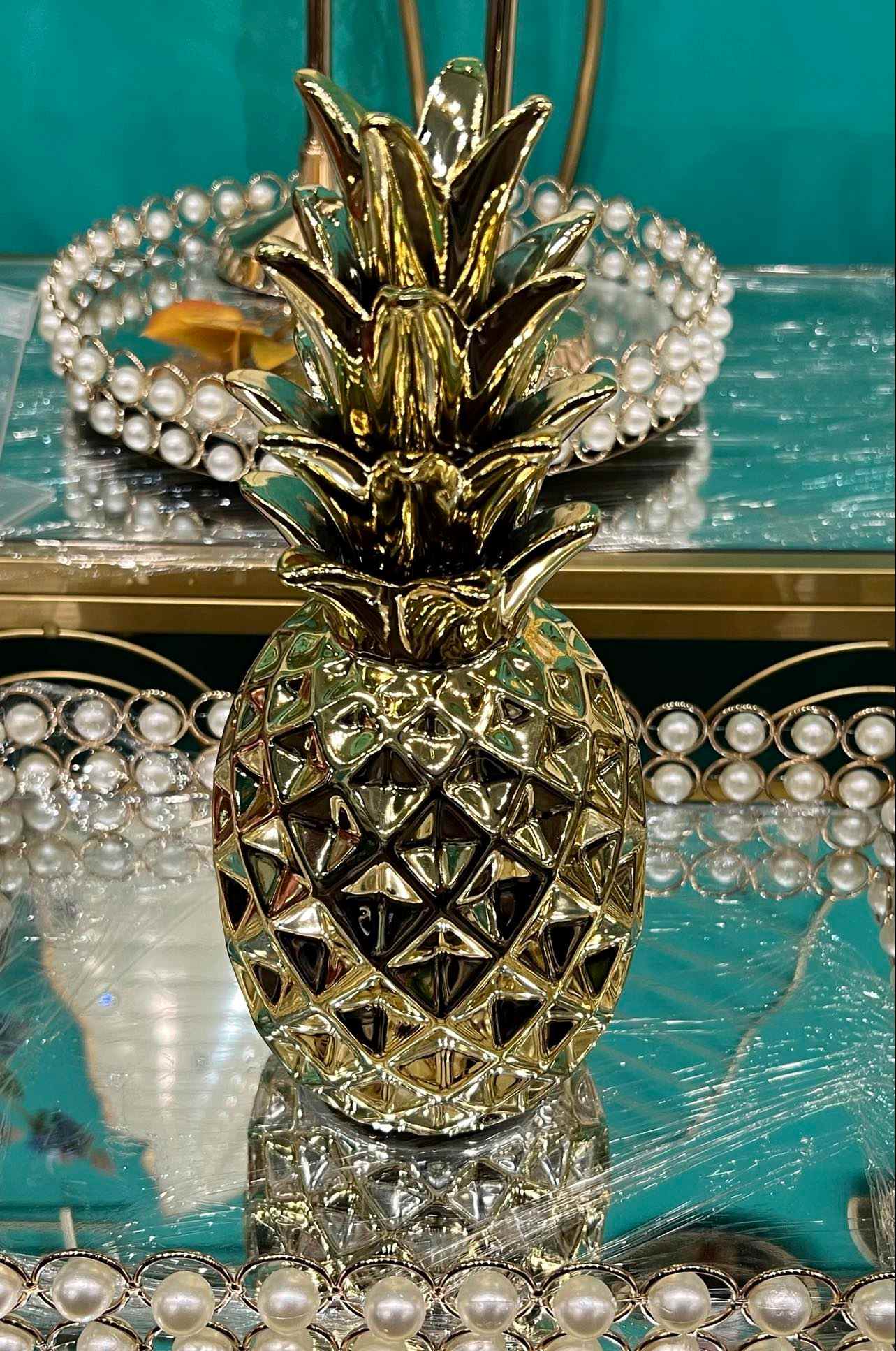 Centre Piece Metallic Pine Apple Metallic in Gold