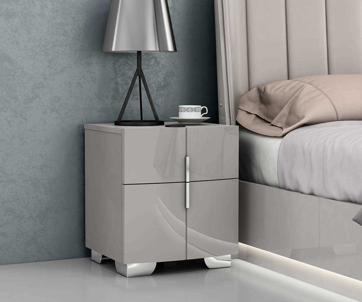 Chrisley Lacquer 2 Drawer Night Stand With Wireless Charger Grey SB39