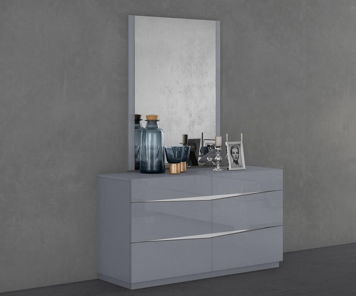 Nikos 6pc lacquer Bedroom Set With Light And Bluetooth Speaker