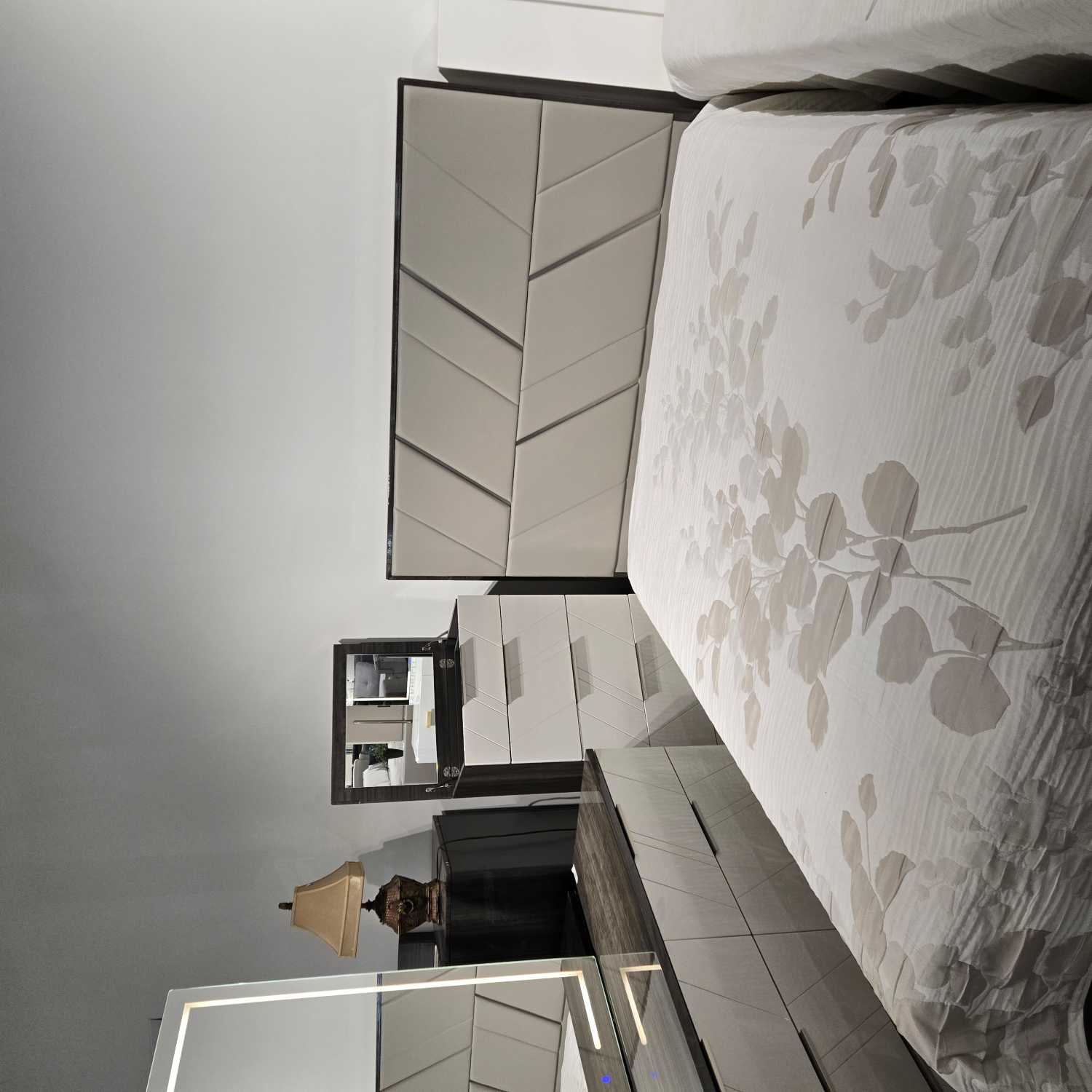 Travis Unique Bedroom Set Grey Angley B157