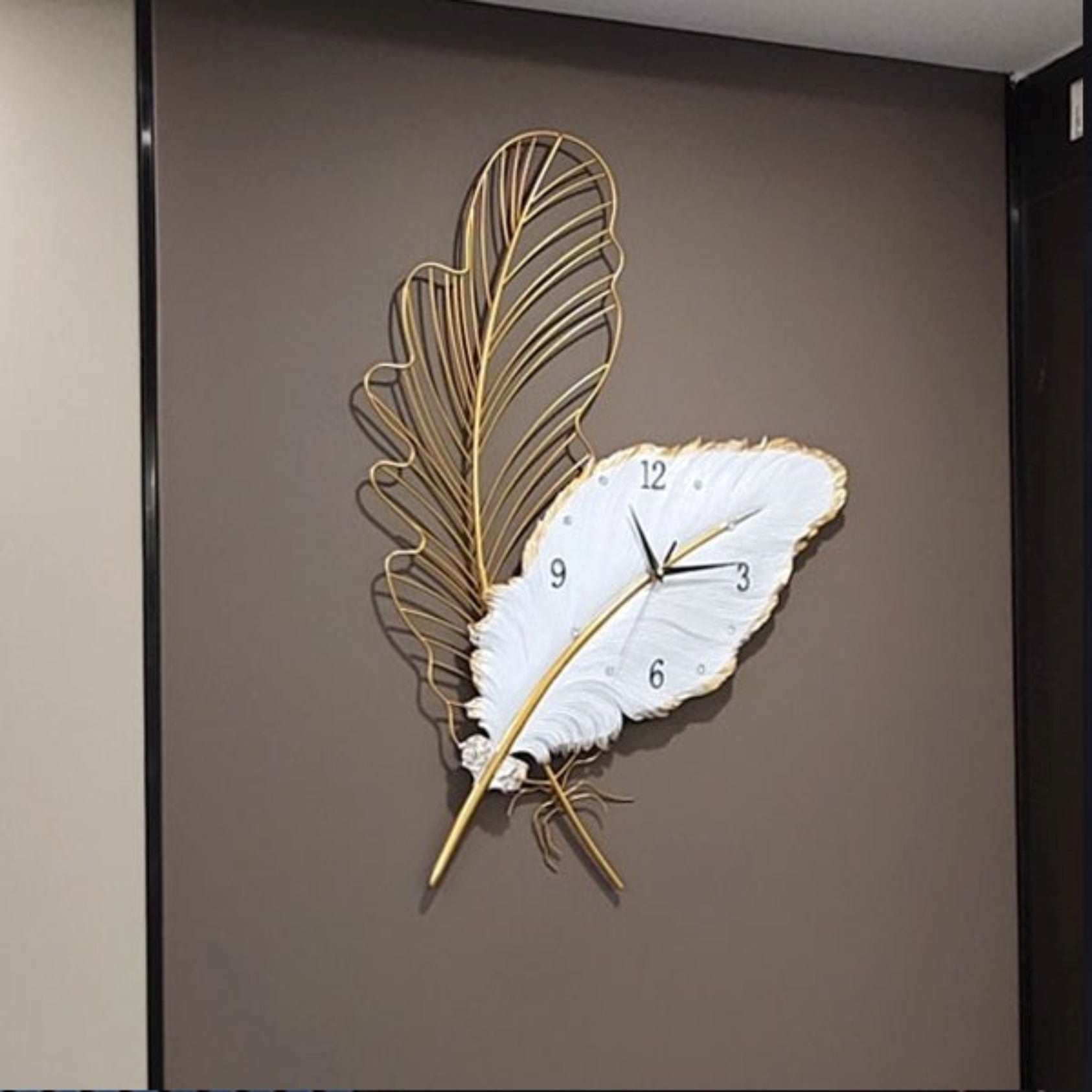 Wall Clock Décor Metal & Modern