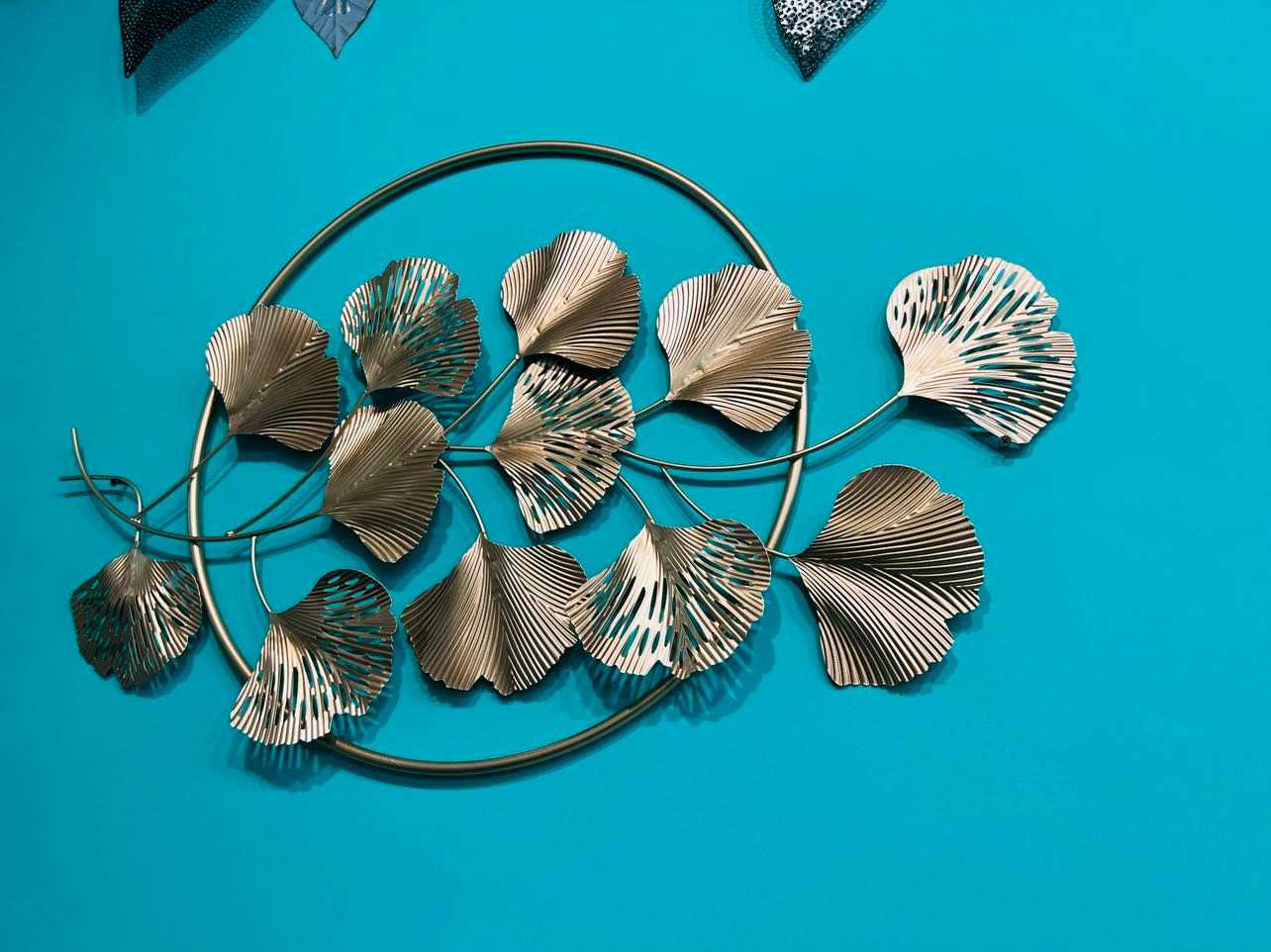 Wall Décor in Gold of Flowers & Leaves