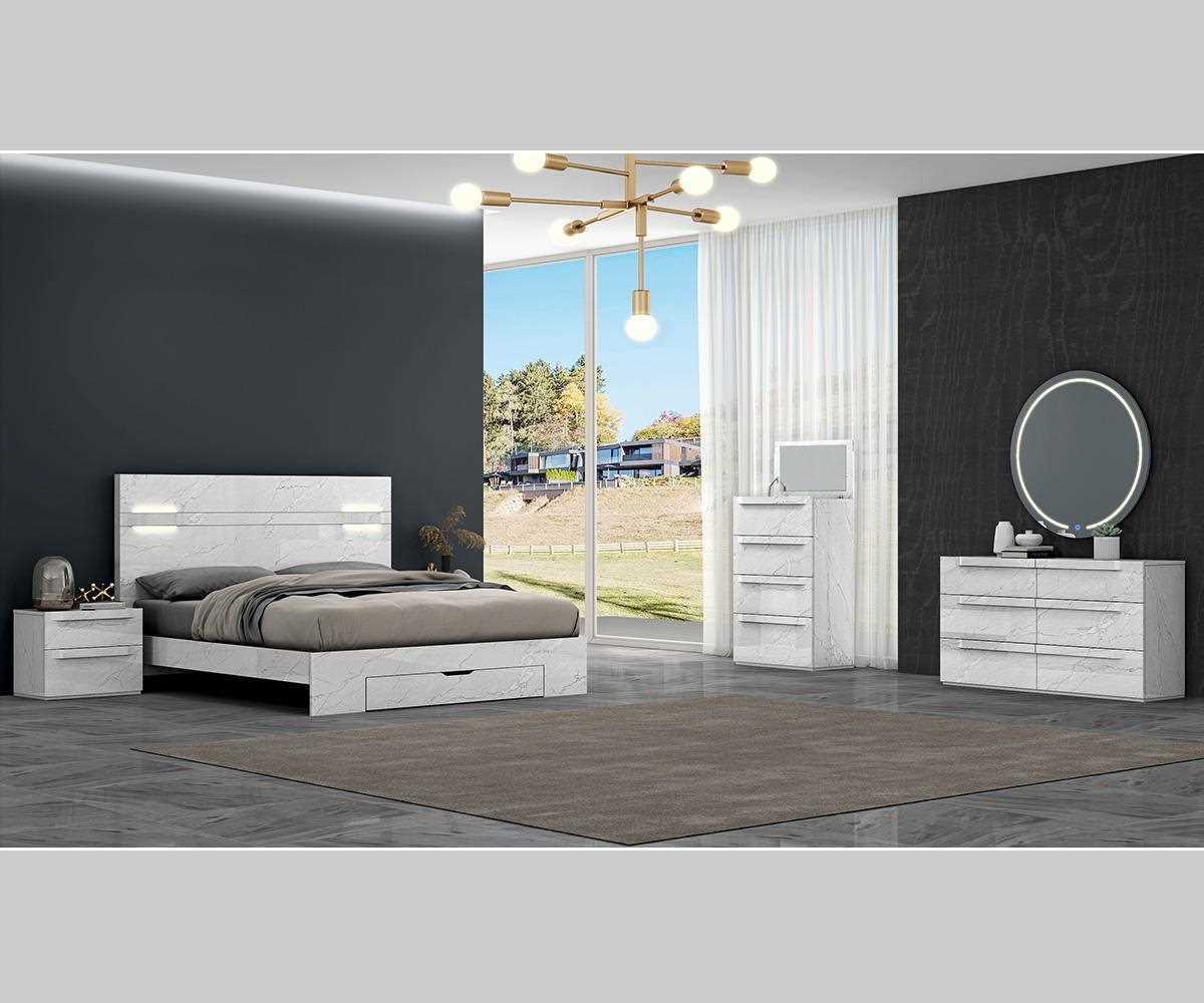 Zeke Platform 4 Drawer Chest With Built-in Mirror White 109