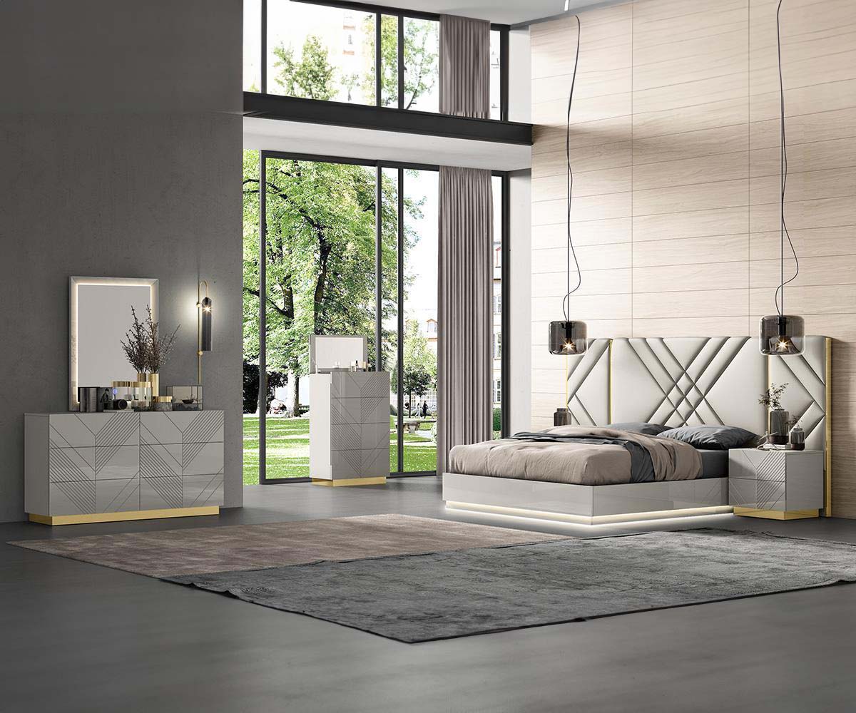 Akira Lacquer LED Uphosted Bedroom Set SB829