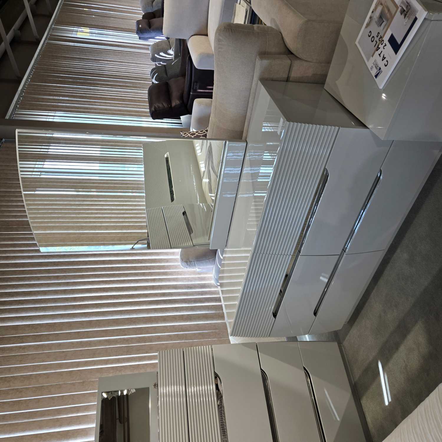 Lessie Hydraulic Lift High Gloss Lacquer Bedroom Set Grey SB286