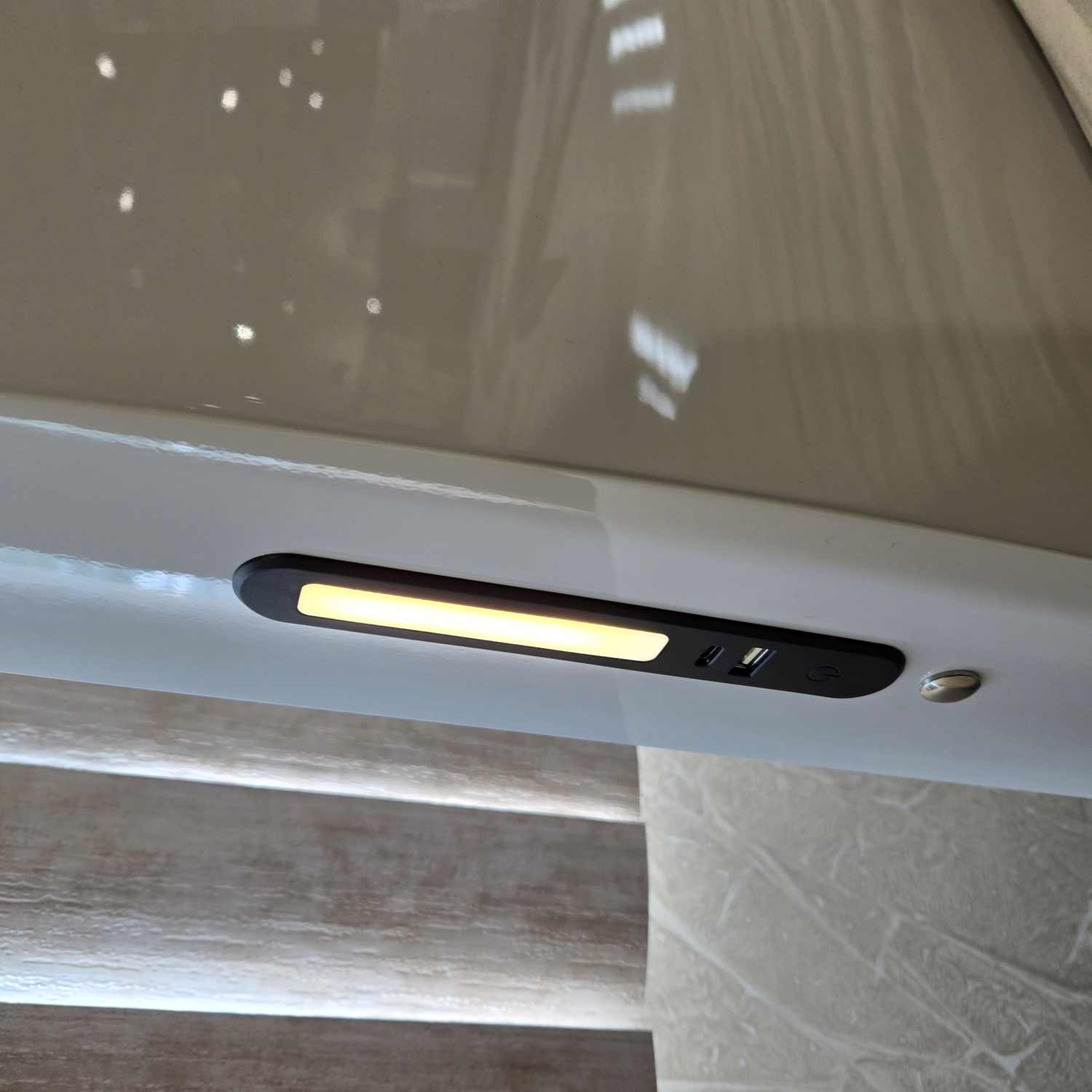 Lessie Hydraulic Lift High Gloss Lacquer Bedroom Set Grey SB286