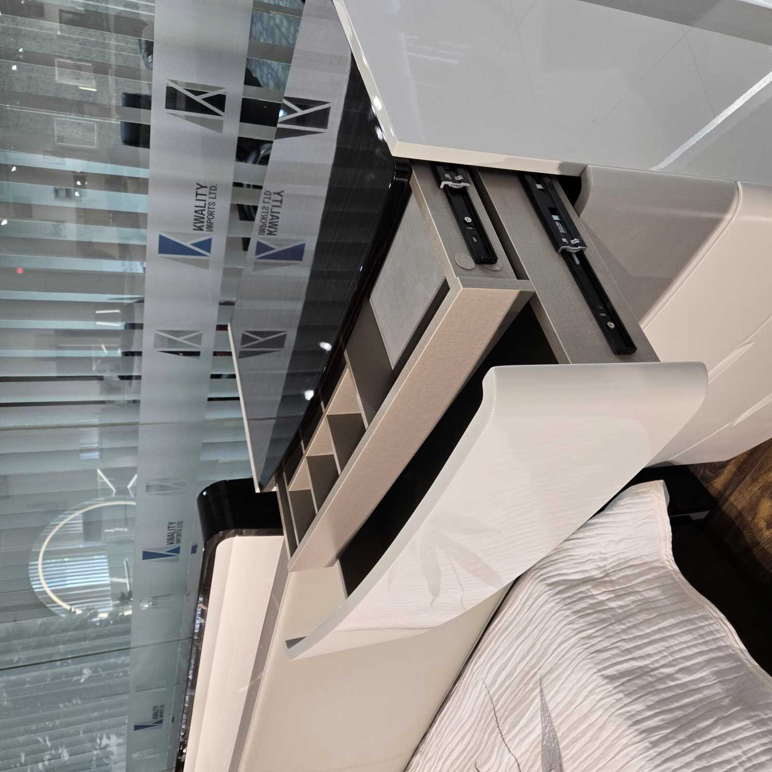 Mario High Gloss Lacquer Chest Grey & Ebony SB278CH