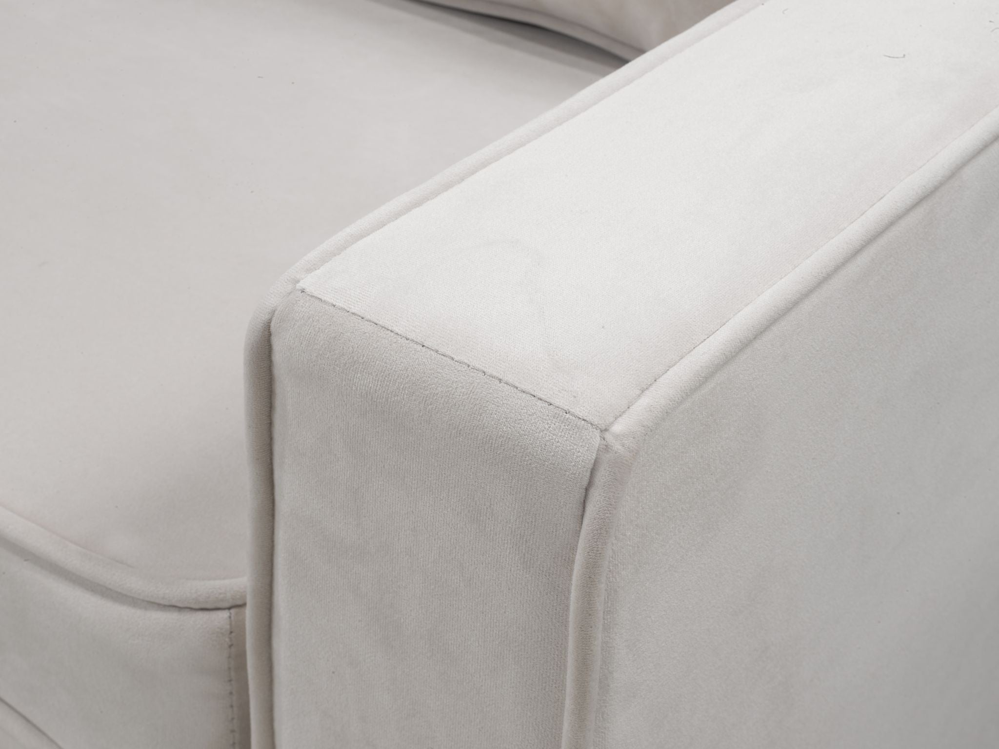 Beige Sectional with Pull-Out Bed & Storage Chaise - 20651