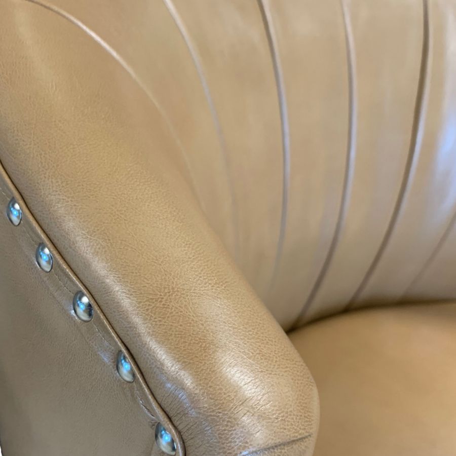 Kyrie Accent Chair in Saddle and Espresso 403-587SD