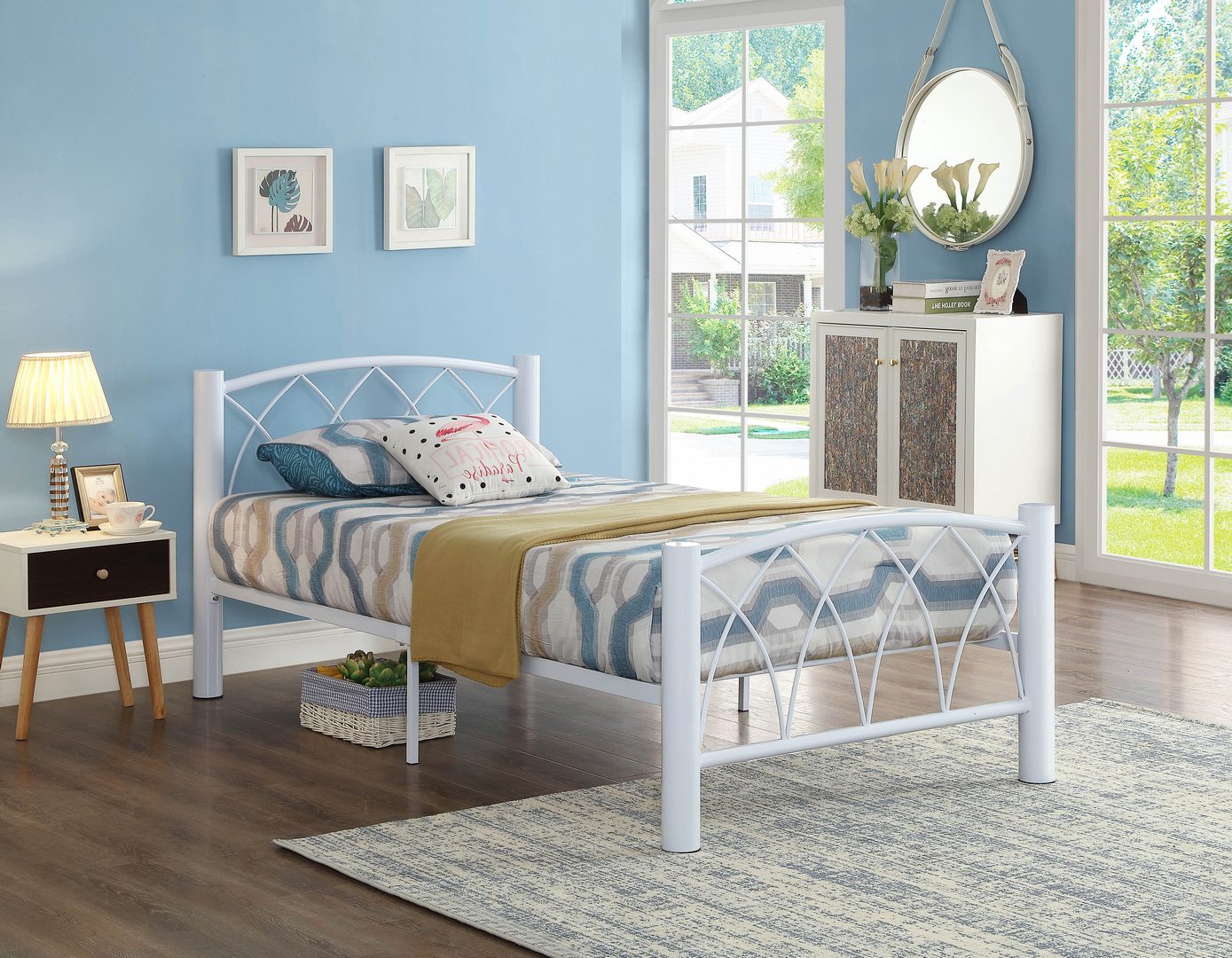 White Metal Bed 111