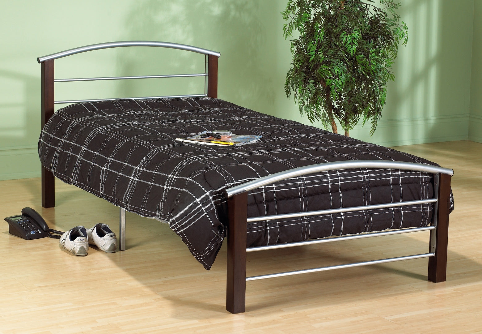 Bed Silver Metal and Dark Cherry Post 127