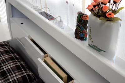 Kurara Lacquer 6 PC Bedroom Set