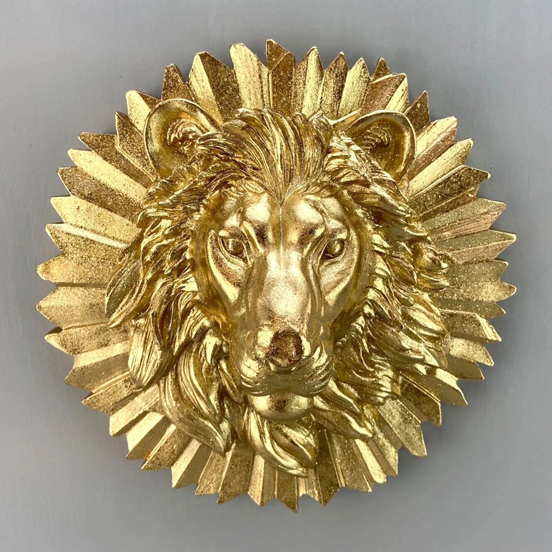 GOLD LION HEAD PLQ EL 16-105