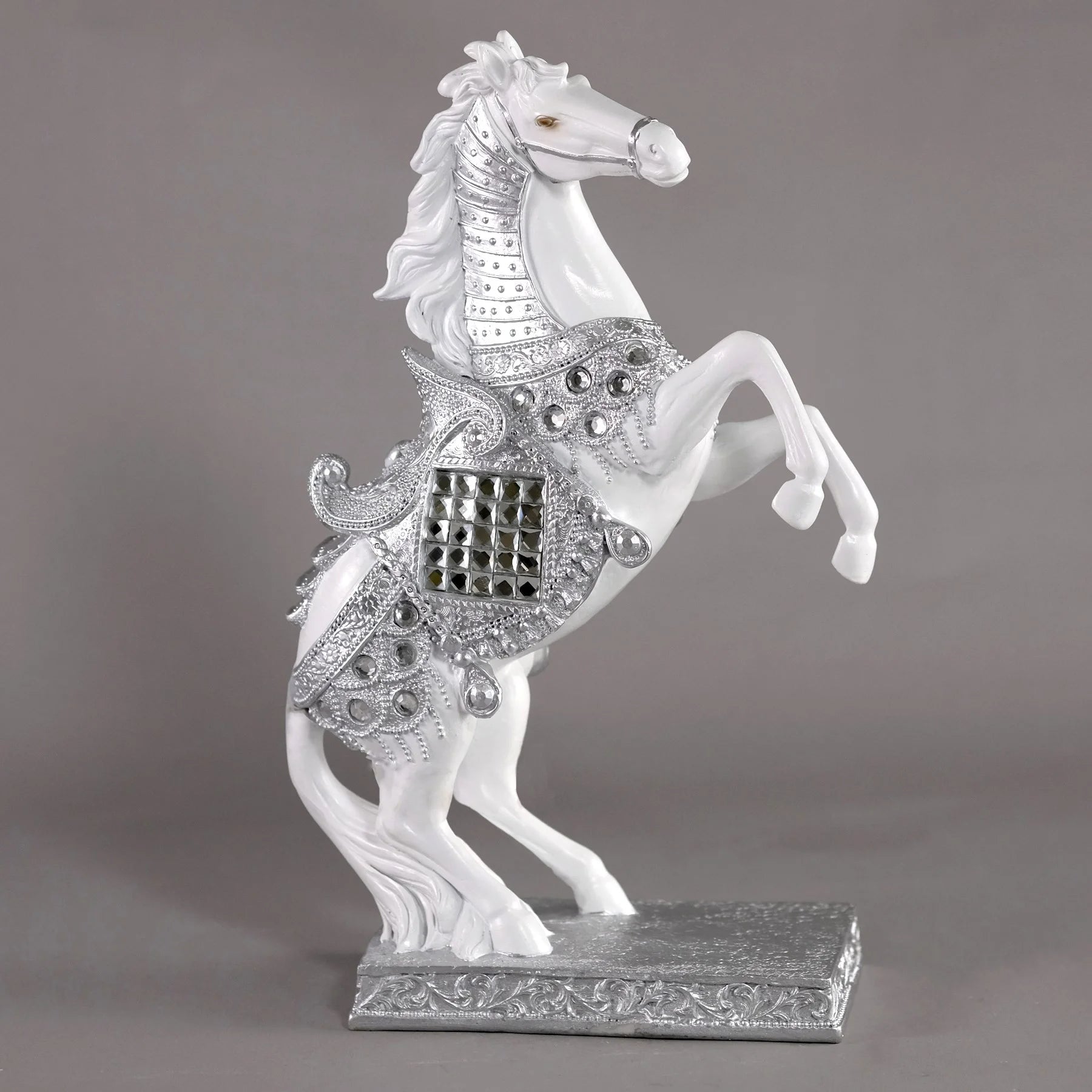 POLYRESIN HORSE SILVER/WHITE 16-994