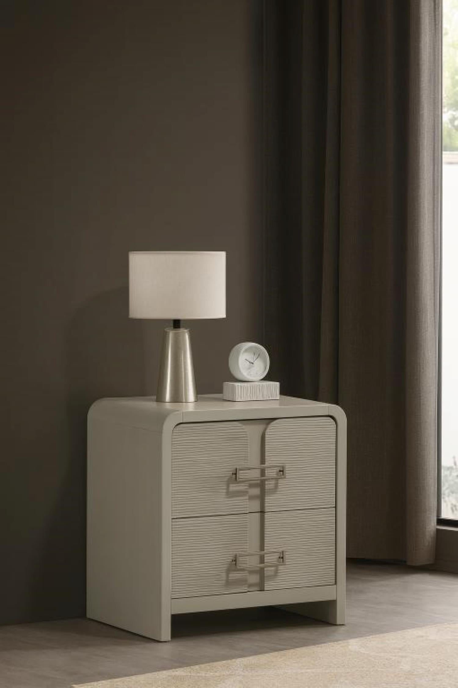 Aria Beige Wooden Bedroom Set with Storage Drawer 2011