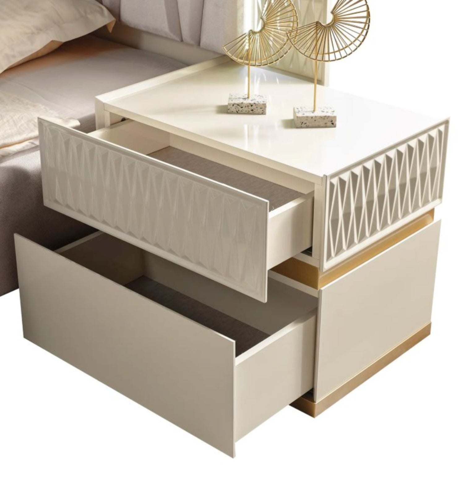 Delfano Gold and Cream Lacquer Finish Bedroom Set 1761