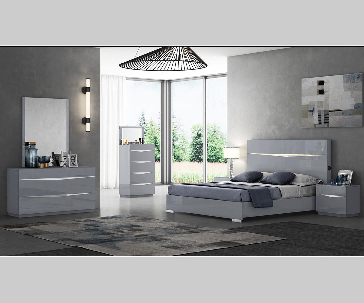 Nikos 6pc lacquer Bedroom Set With Light And Bluetooth Speaker