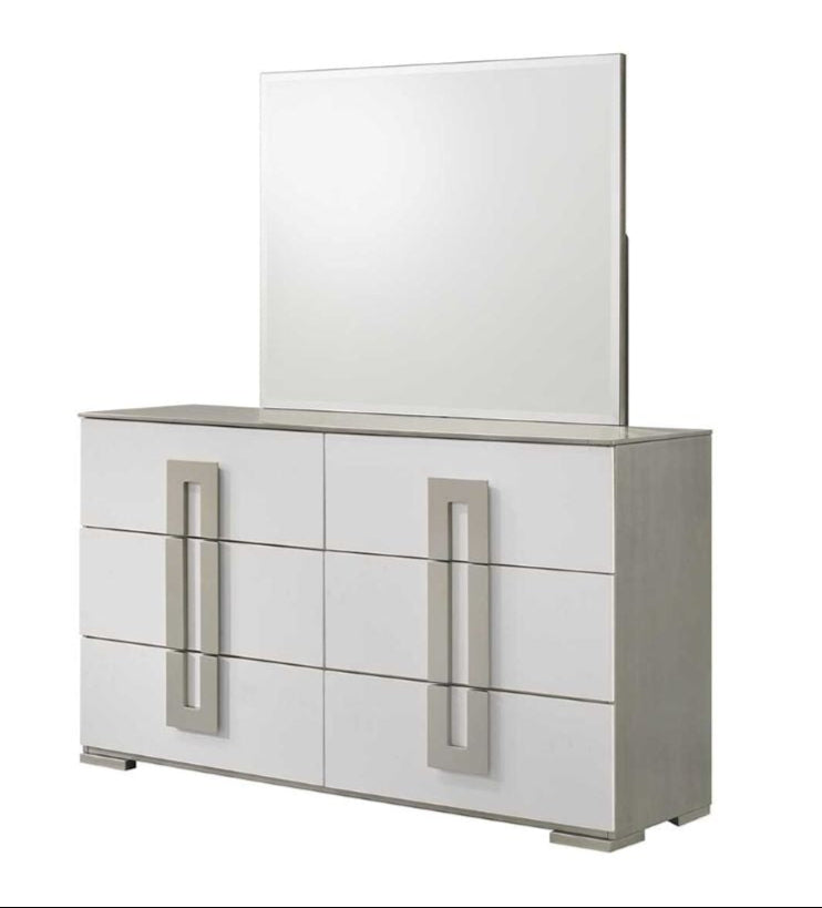 Olivia High-Gloss White Lacquer Finish Bedroom Set with LED Headboard 1821