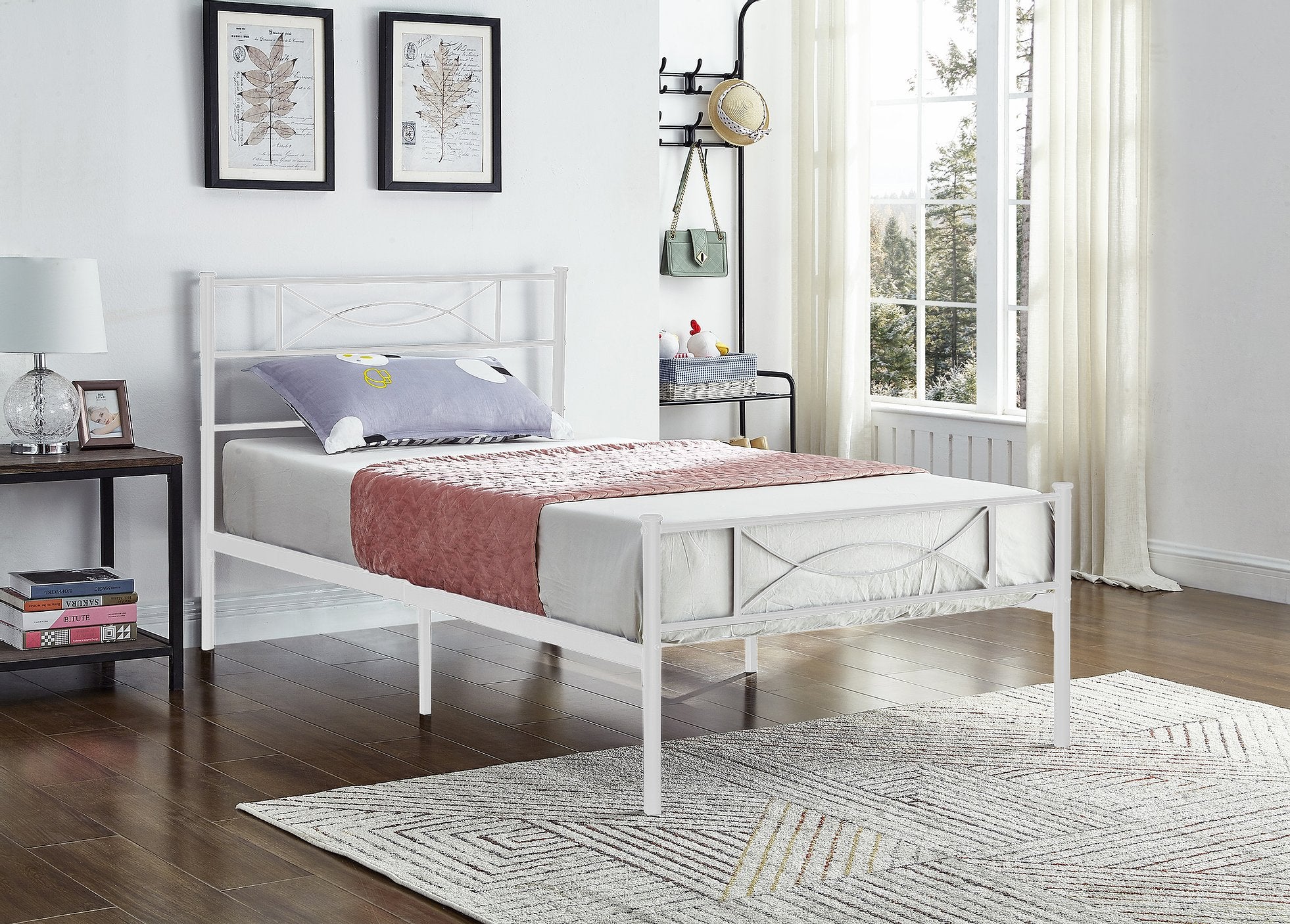 White Metal Bed 154W